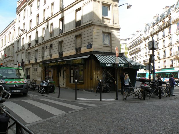  supérette, angle de rue, 5e